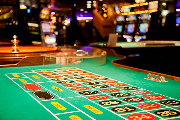 Mobile app interface showing live casino lobby and game selection